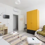 شقة Flaluis